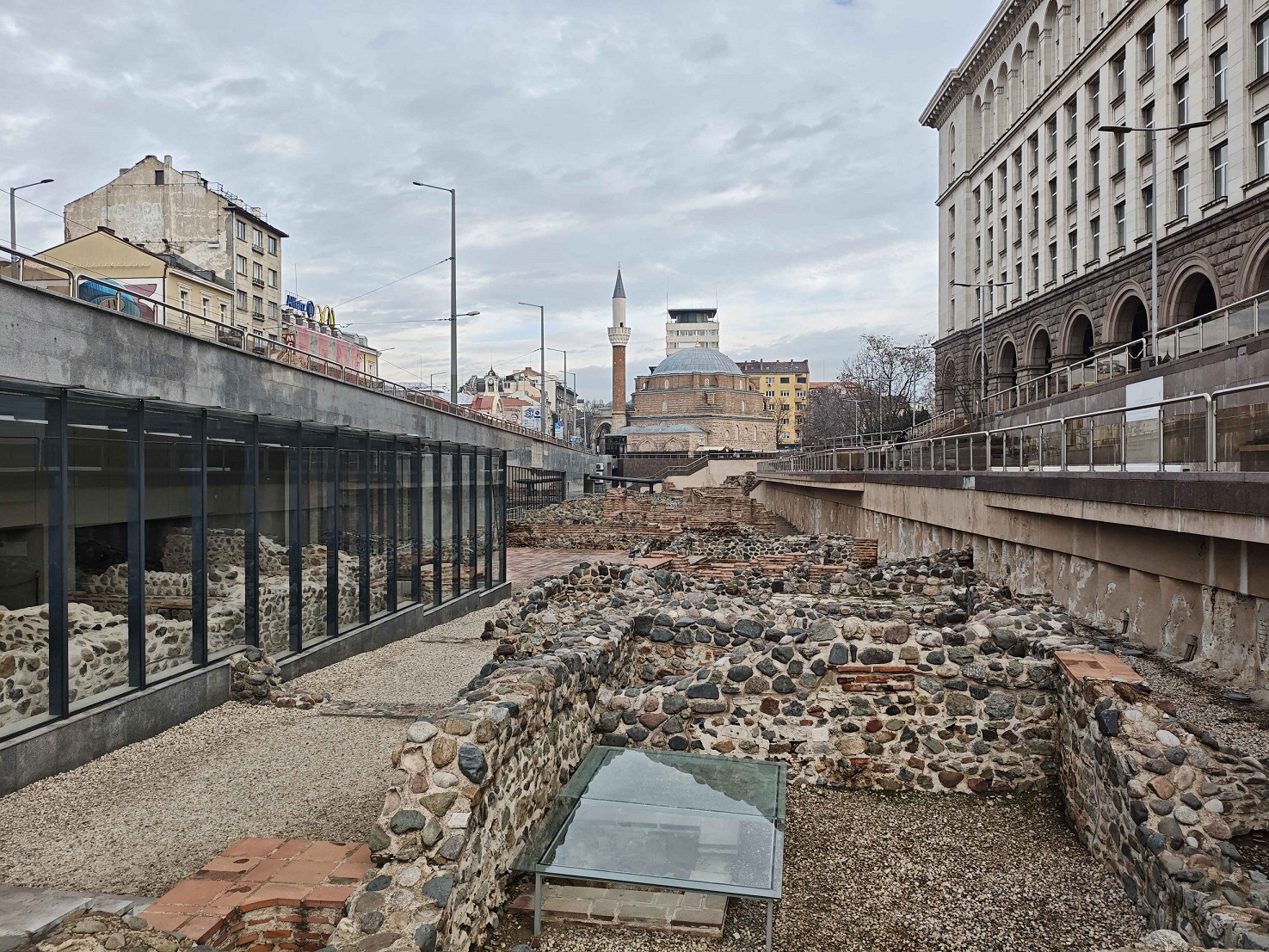 Banya Bashi Mosque behind Serdika ruins